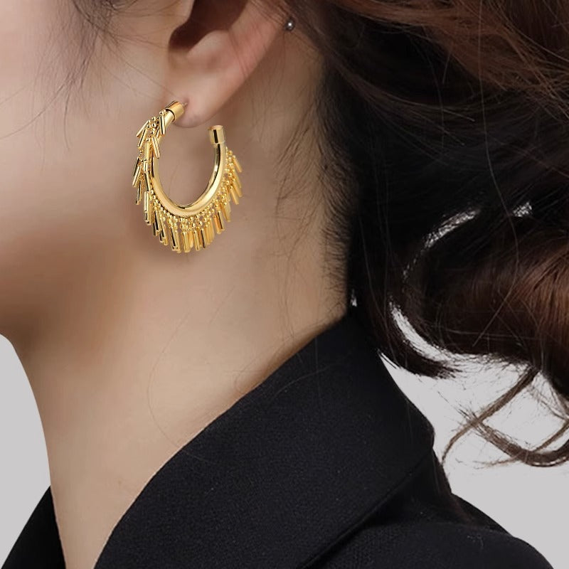 Women's Fashion Exaggerated C- Shaped Tassel Earrings