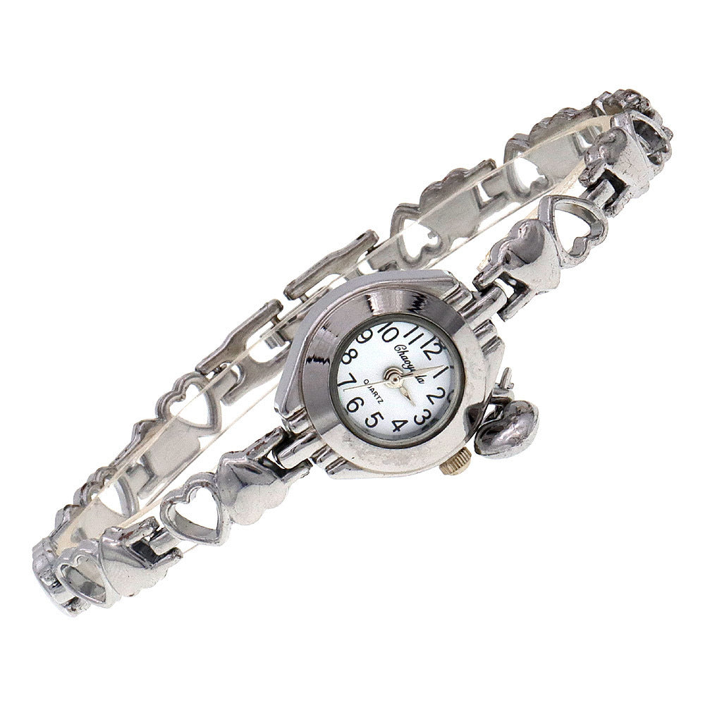 Hollow Heart Solid Armband Quartz Watch