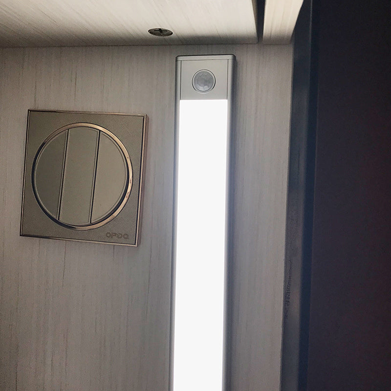 Rörelsesensor ledde under skåpljus USB -laddningsbar garderobsskåp nattljus för kök inomhus vägglampor