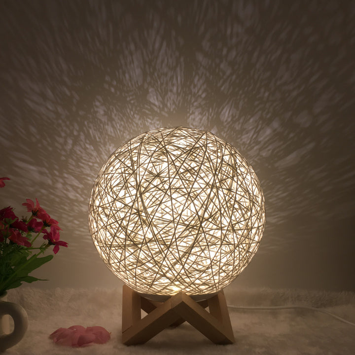Amazon Hot Selling Creative Linen Table Lamp Novel en unieke LED Intelligente USB7 -kleur RGB16 Kleur Remote Rattan Ball Lamp
