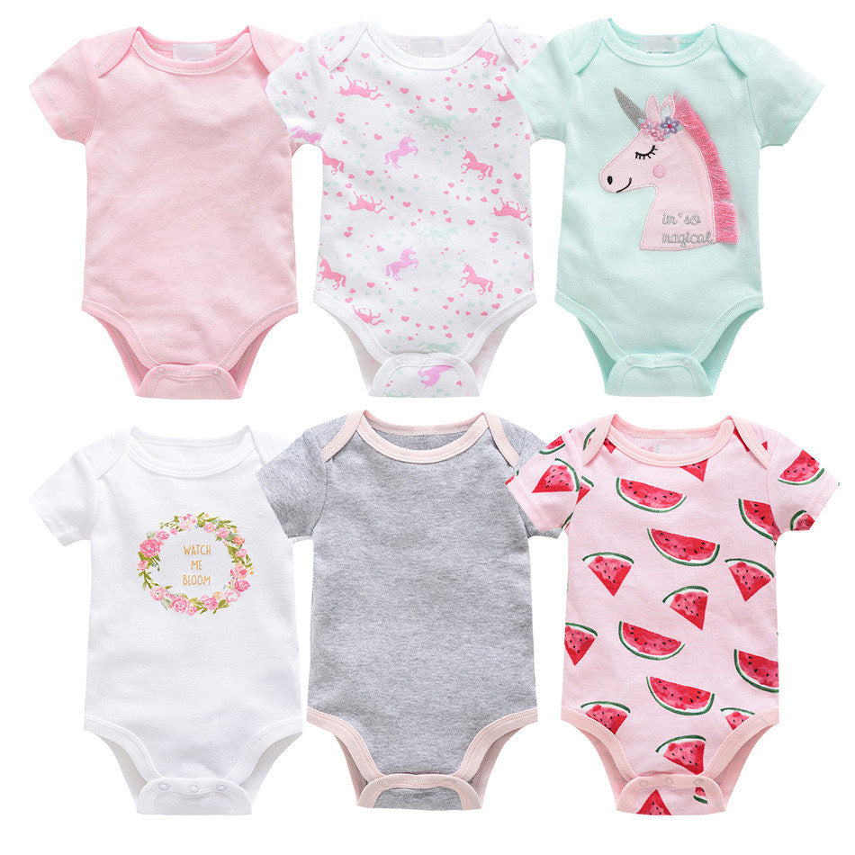 Șase seturi de haine nou -născuți