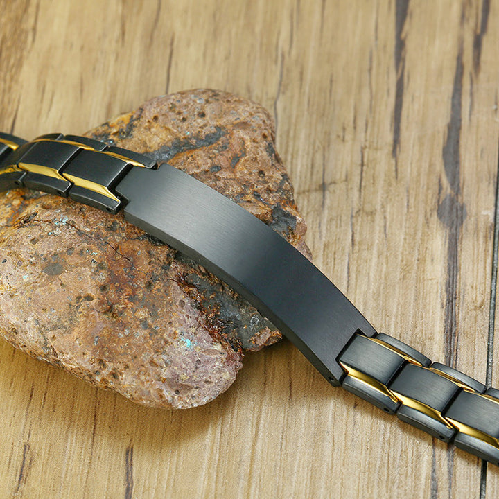 Benutzerdefinierte Gravur schweres Kettenarmband 12 -mm -Männer mit schwarzem Matt -Matt -gebogenem Riegel -Charmarmband in Edelstahl
