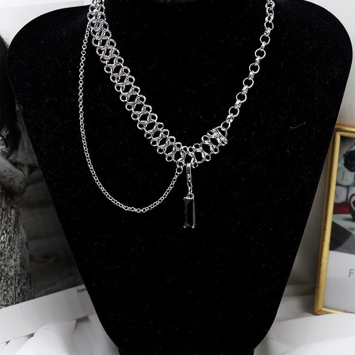 New Niche Design Trendy Light Luxury Clavicle Chain Black Gem Pendant Detachable Twist Stitching Necklace Female