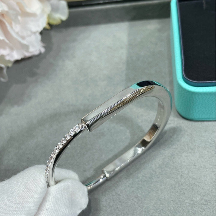 Color Separation Electroplating Half Diamond Lock Head Bracelet