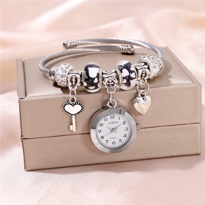 Vrouwen Bangle Watch Love Heart Key Pendant Quartz Women Bangle Watch