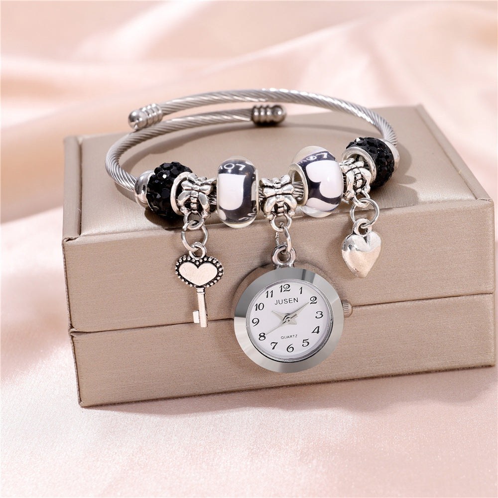 Femei Bangle Watch Love Heart Key Pandantiv Quartz Women Homars Bangle Watch