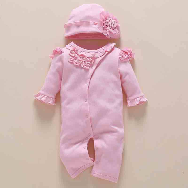Baby de un año usa un mono de ropa de ropa de bebé recién nacido