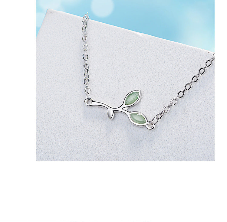 Bracelet d'opale à feuilles vertes