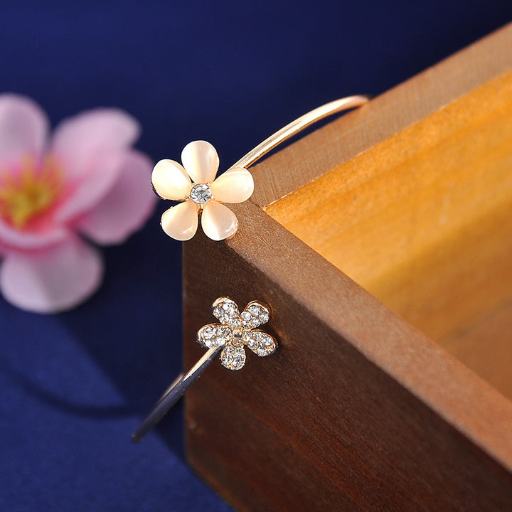 Small daisy  bracelet