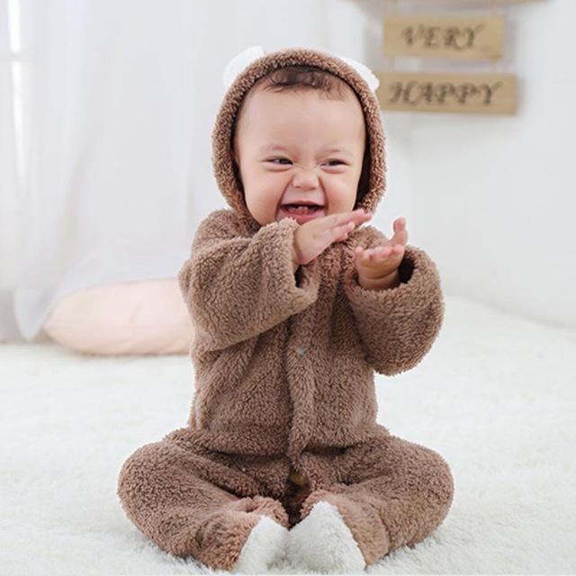 かわいい赤ちゃん冬のロンパー
