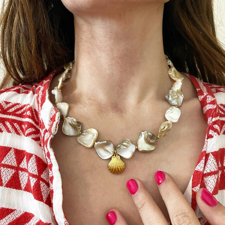 Women's Fashion Irregular Shell Necklace