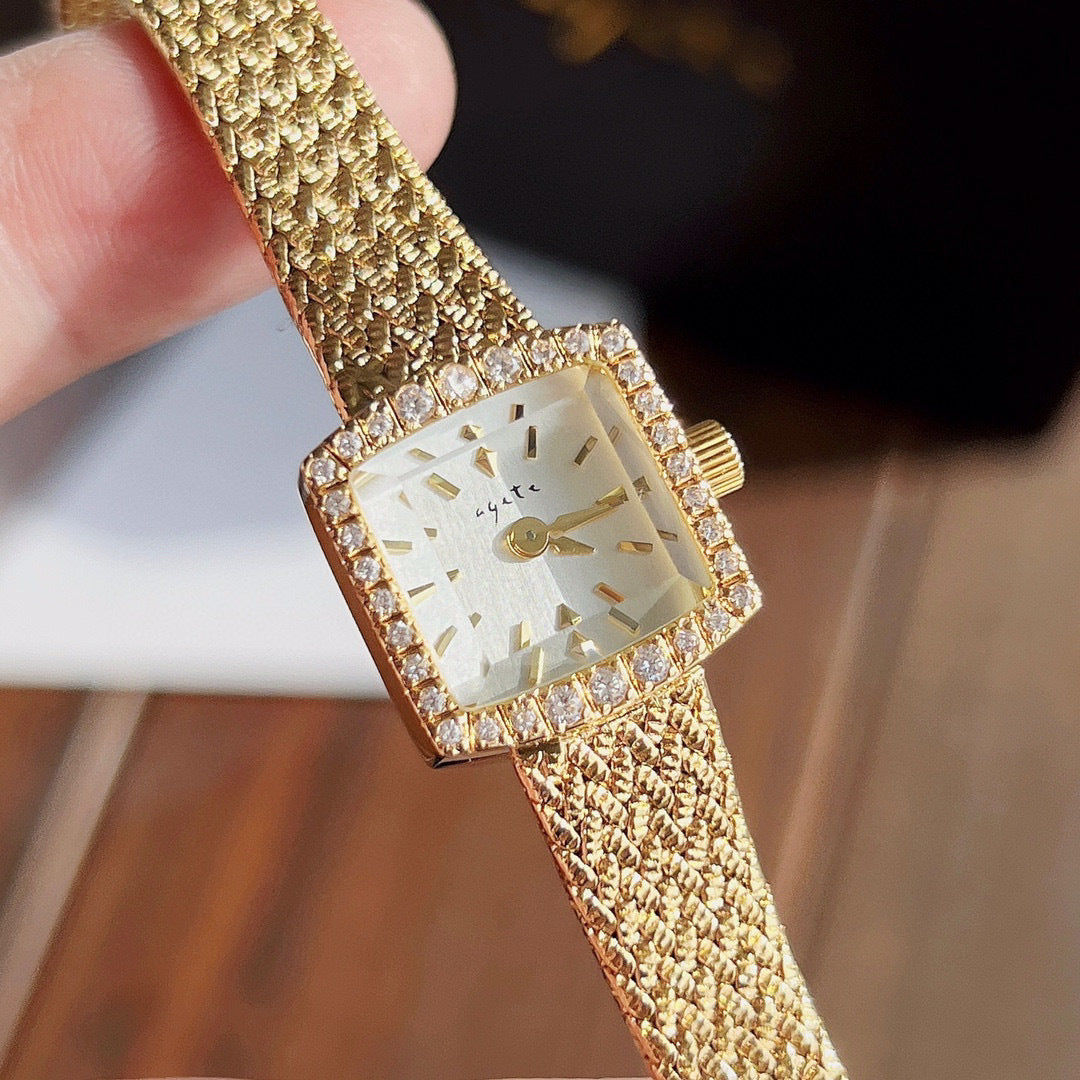 Zhonggu pequeño reloj dorado nuevo mini delicado cuadrado