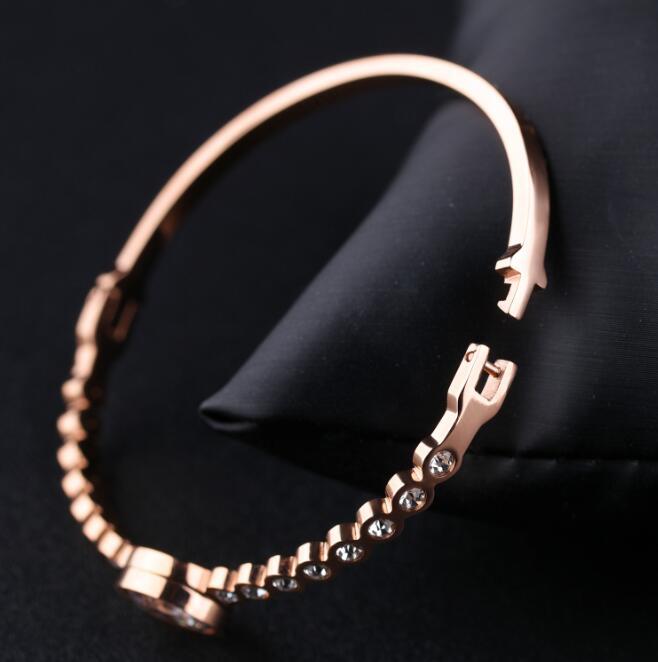 Bracciale di fascino semplice per donna colore in oro rosa con braccialetti tagli cristallini zirconi cubici AAA