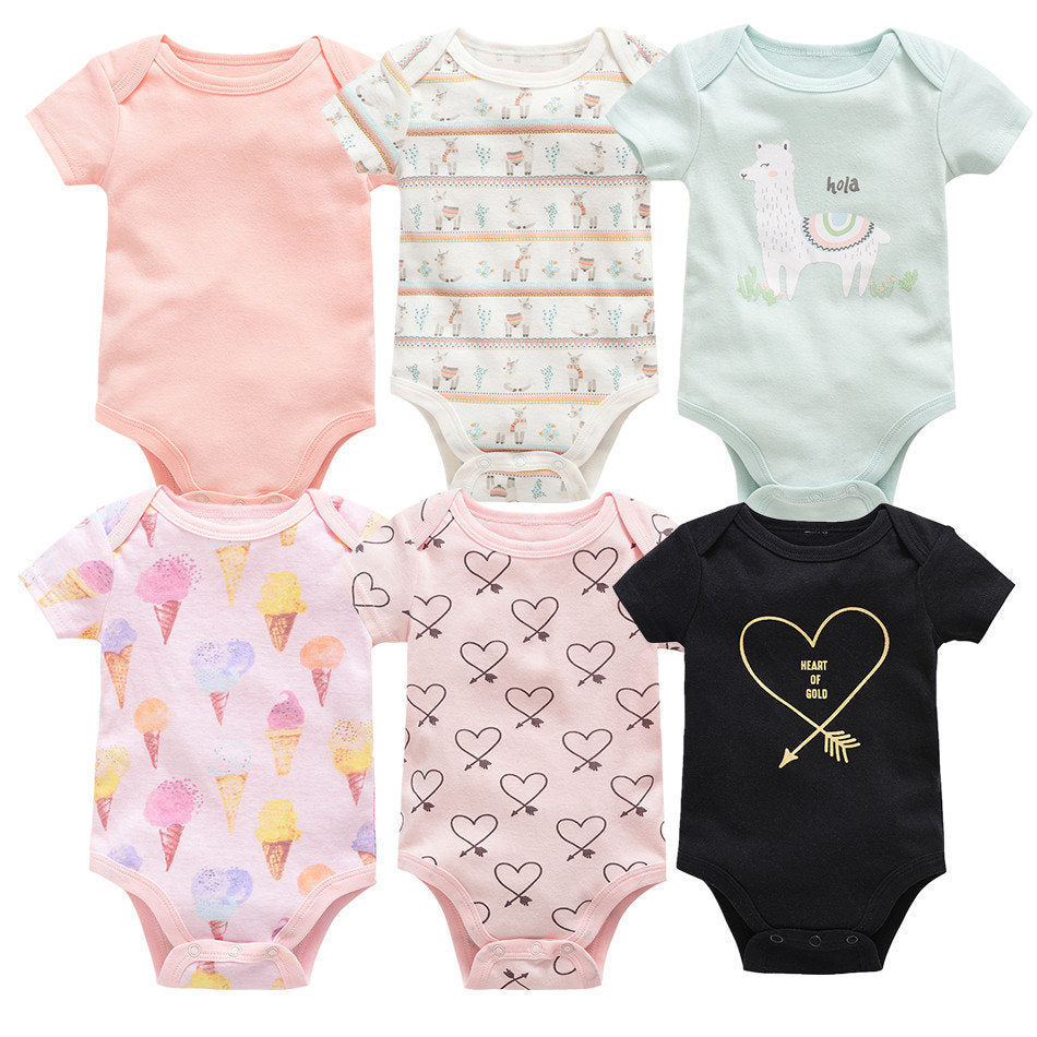 Șase seturi de haine nou -născuți