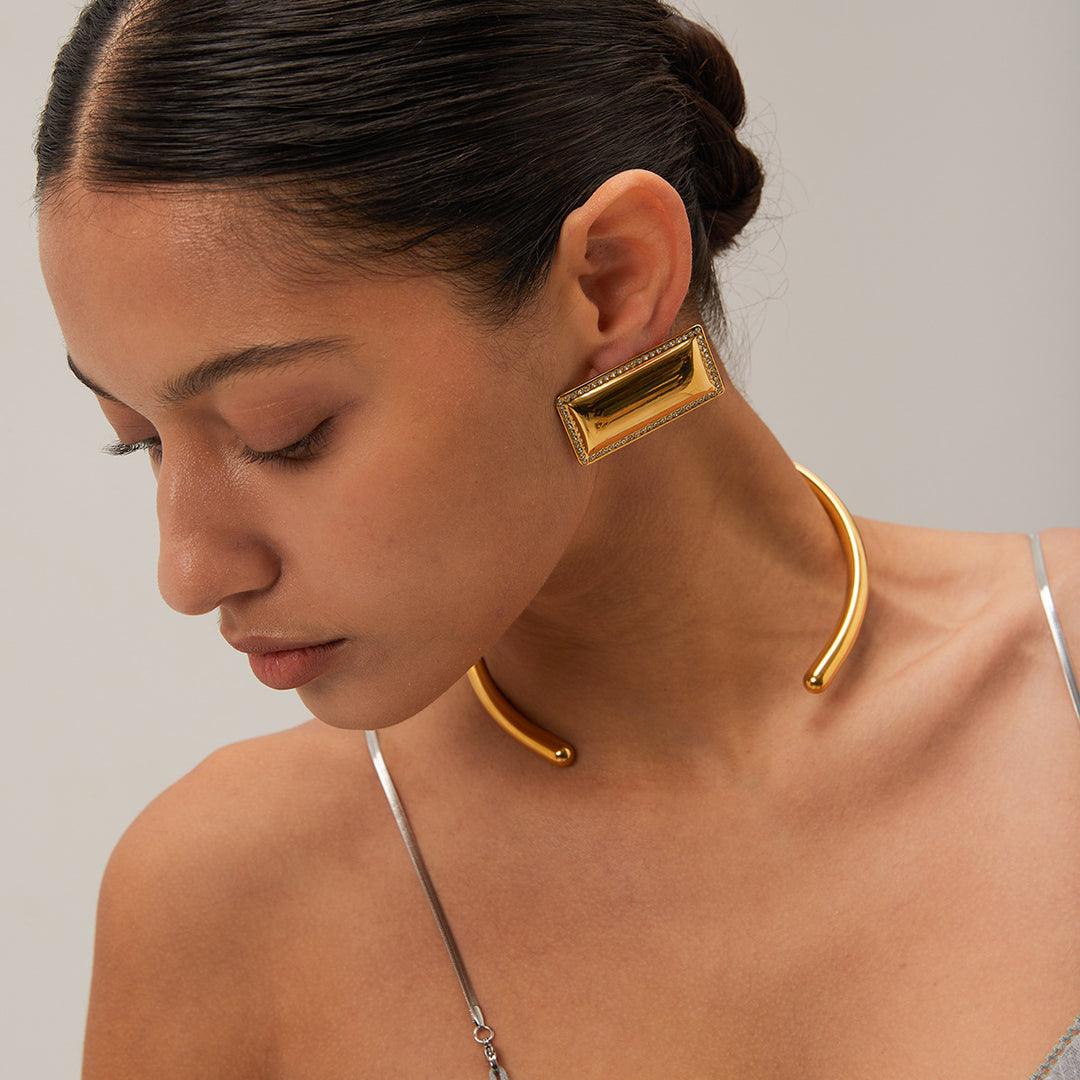 Hochprofile einfache Retro-inspirierte Liebe Halskette weibliche Vakuumbeschichtung einfacher glänzender Kragenhalsring