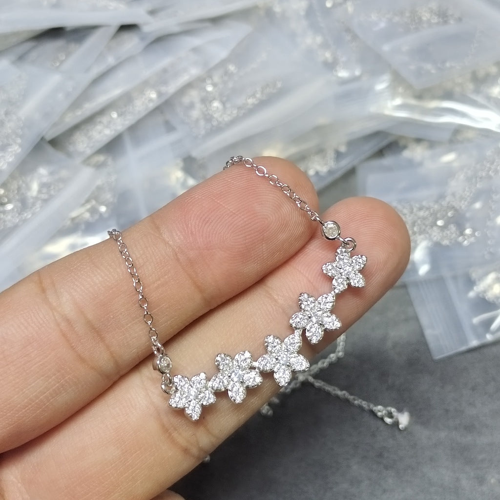 Plum Blossom liten svinekjøtt magesirkon Full diamant kvinnelig enkel grasiøs clavicle chain