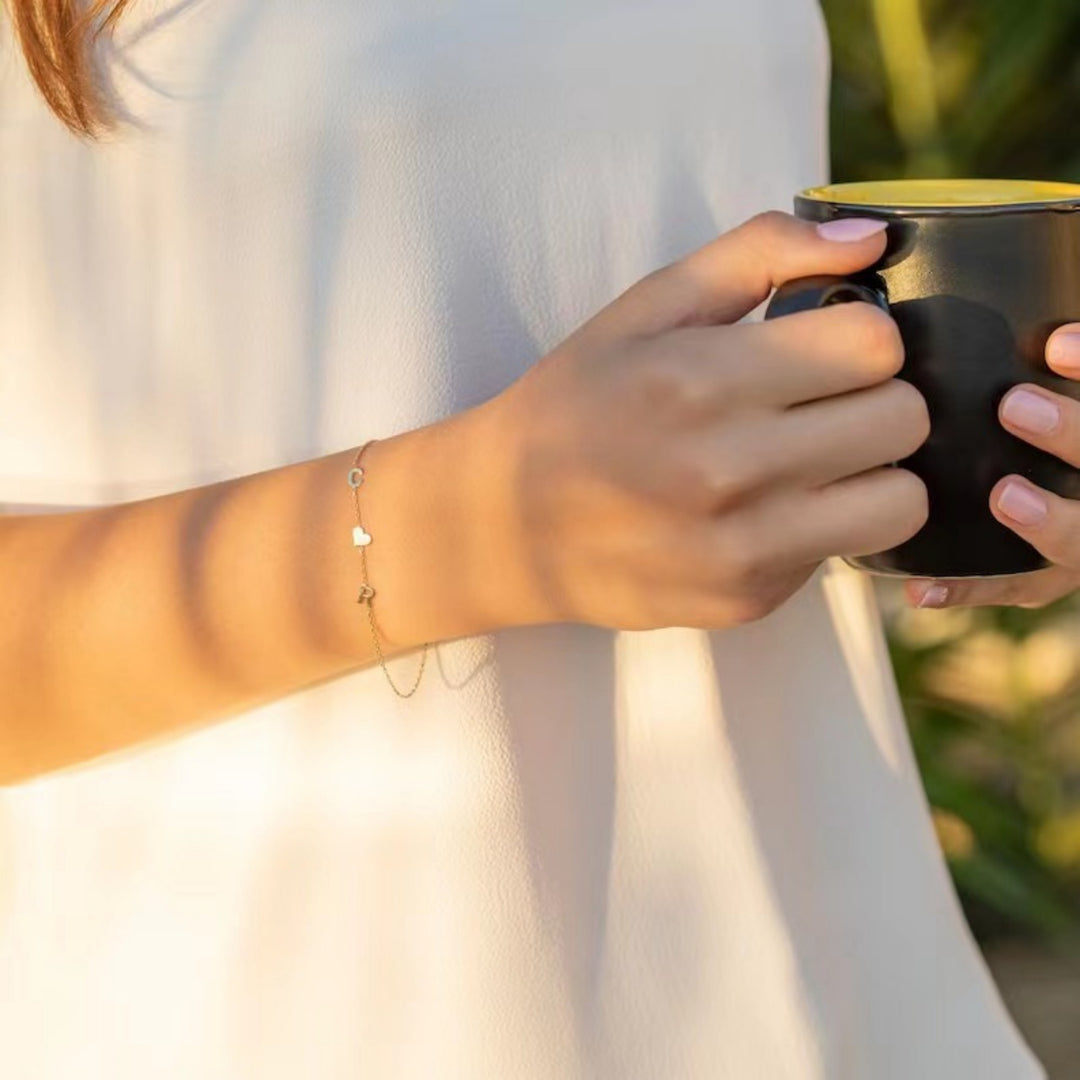 Bracelet ainm cruach dhosmálta le mothú ard-deireadh do mhná