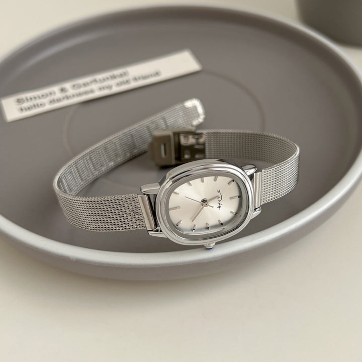 Ovaal kleine wijzerplaat niche hoogwaardige eenvoudige waterdichte dames mesh riem horloge