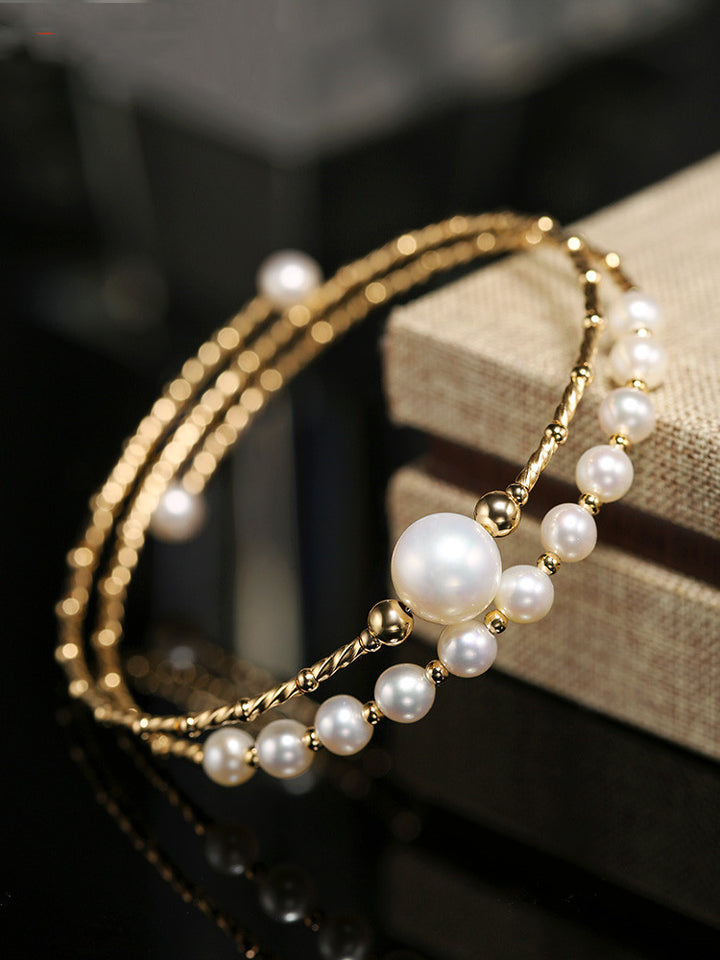 Bracelet élastique multicouche multicouche de perles de perles en eau douce légère des femmes