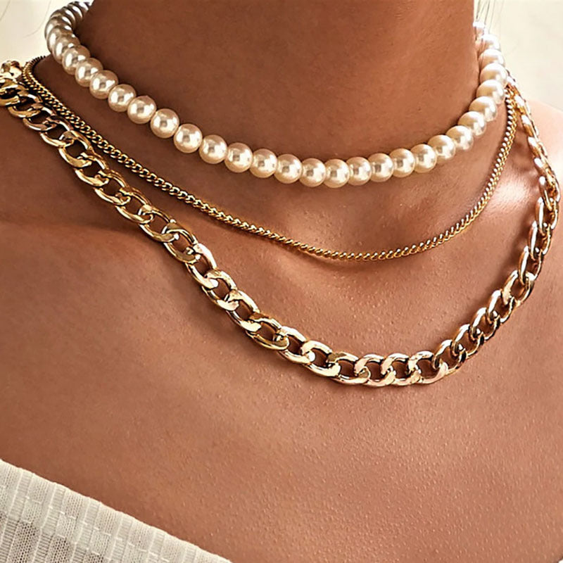Collar de tres niveles de cadena de perlas