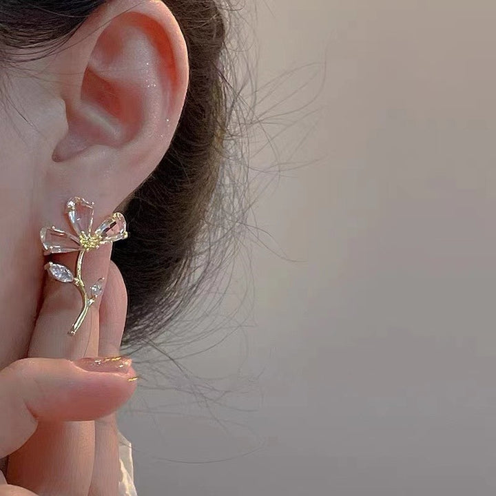 Japanse en Koreaanse zachte Super Immortal Flower Zirkoon oorbellen met kleine en verse bosreeks Hoogwaardige oorbellen