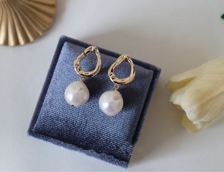 Women's Retro Temperament Baroque Pearl Earrings