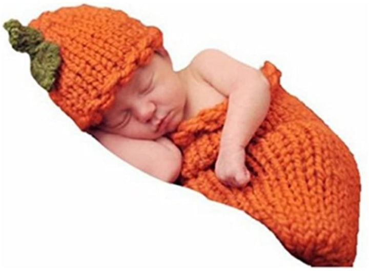 手作りのウール織りの赤ちゃんの写真服のカボチャ