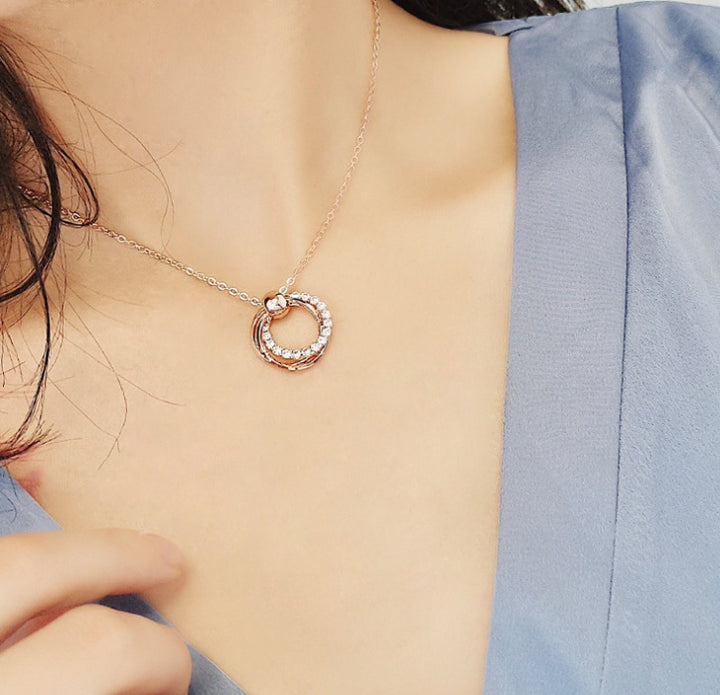 Корейская версия темперамента простые серьги с дикими буровыми серьгами Персонализированные алмазные полые кольцевые серьги с ожерельем