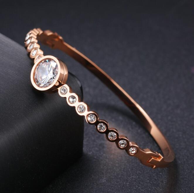 Eenvoudige charmes armband voor vrouw roségouden kleur met AAA kubieke zirkoon kristal gesneden armbanden mode juwelen