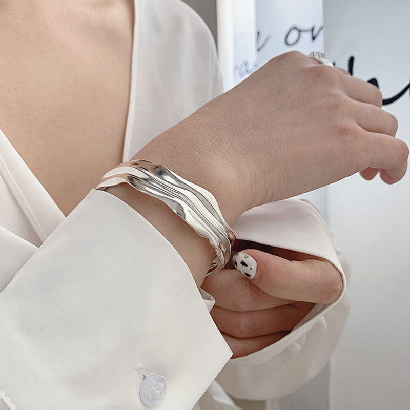 Unregelmäßige Falte Textur Öffnen breiter S925 Sterling Silber Armband Frauen