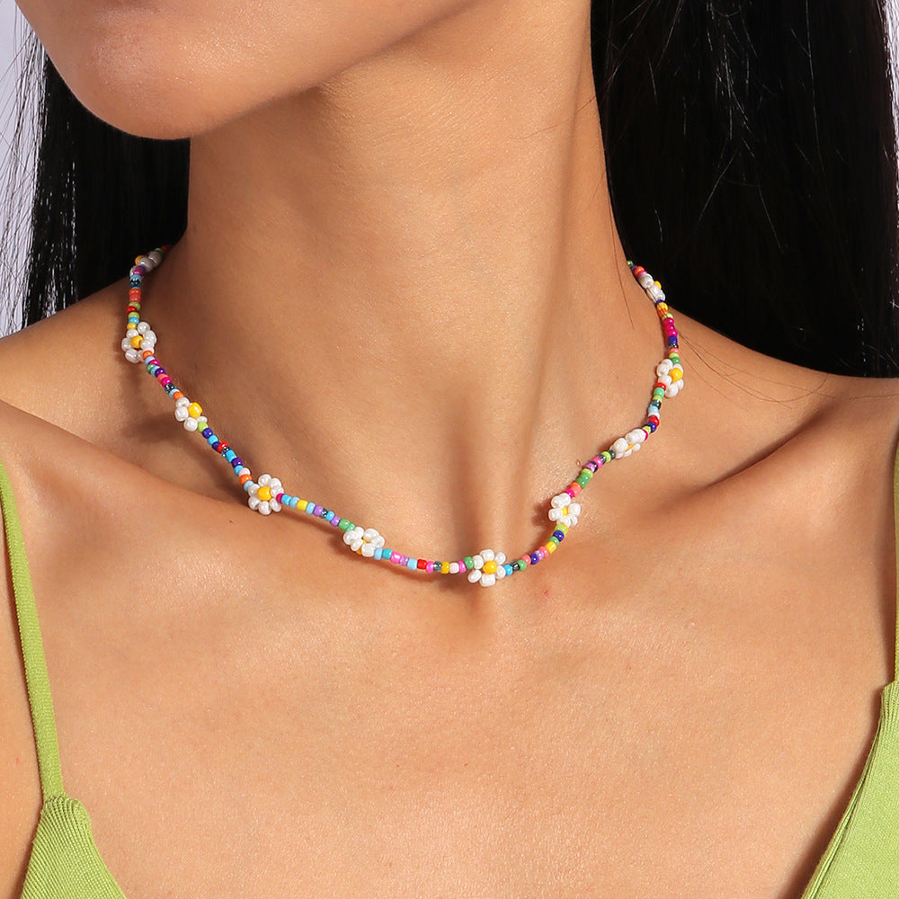 Collier de perles douces colorées pour les femmes