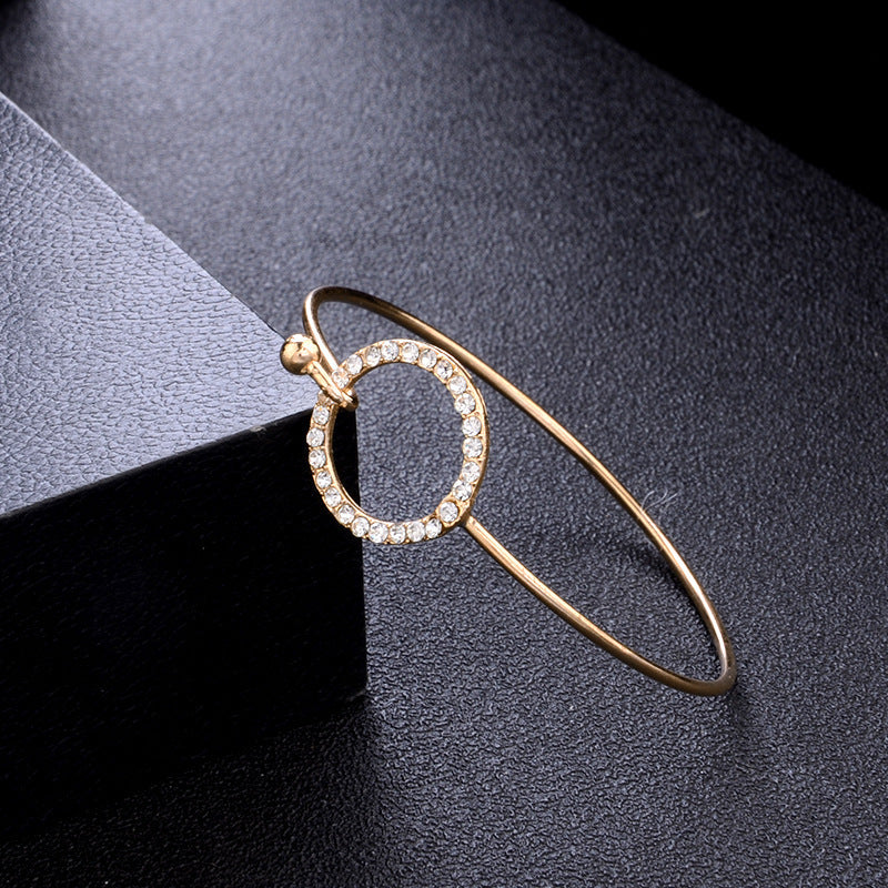 Klassinen nuolen solmu pyöreä kristalli helmi monikerroksinen säädettävä rannekoru Set Women Fashion Party Jewelry -lahja