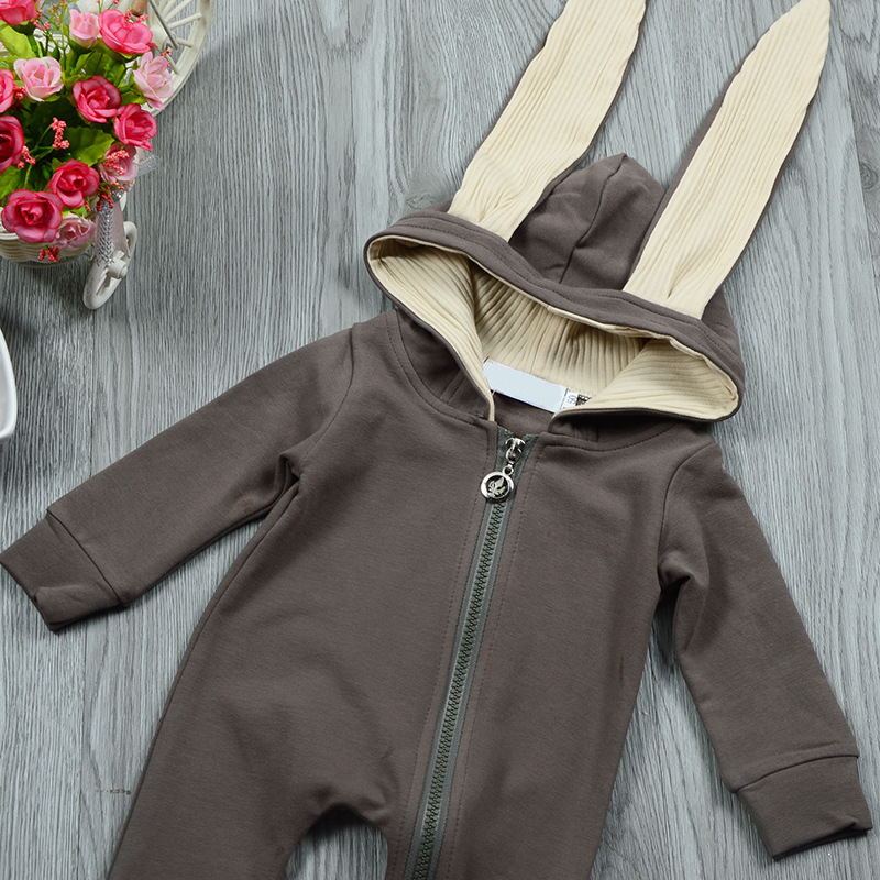 ベビーロンパーズジャンプスーツの新生児服