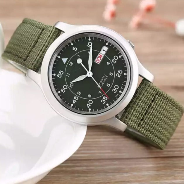 Men's Alloy Nylon Strap Three-Pins Quartz Watch