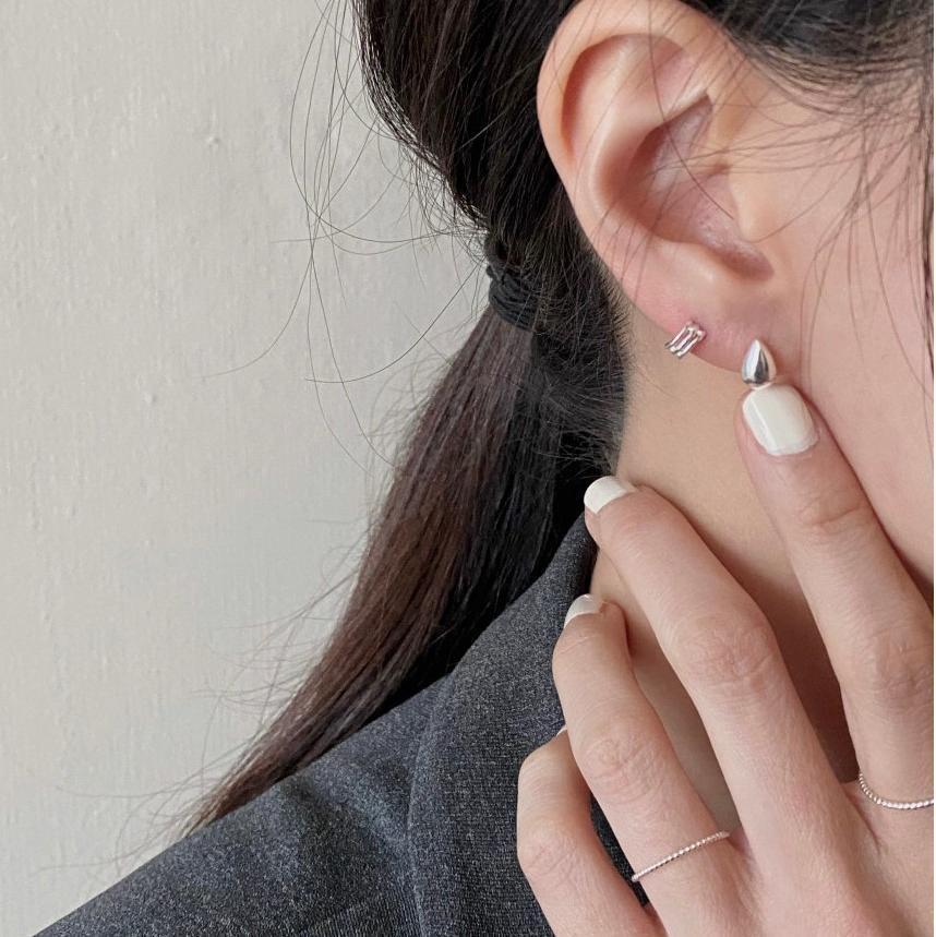 Einfache Ohrringe im Stil von Frauen im Stil