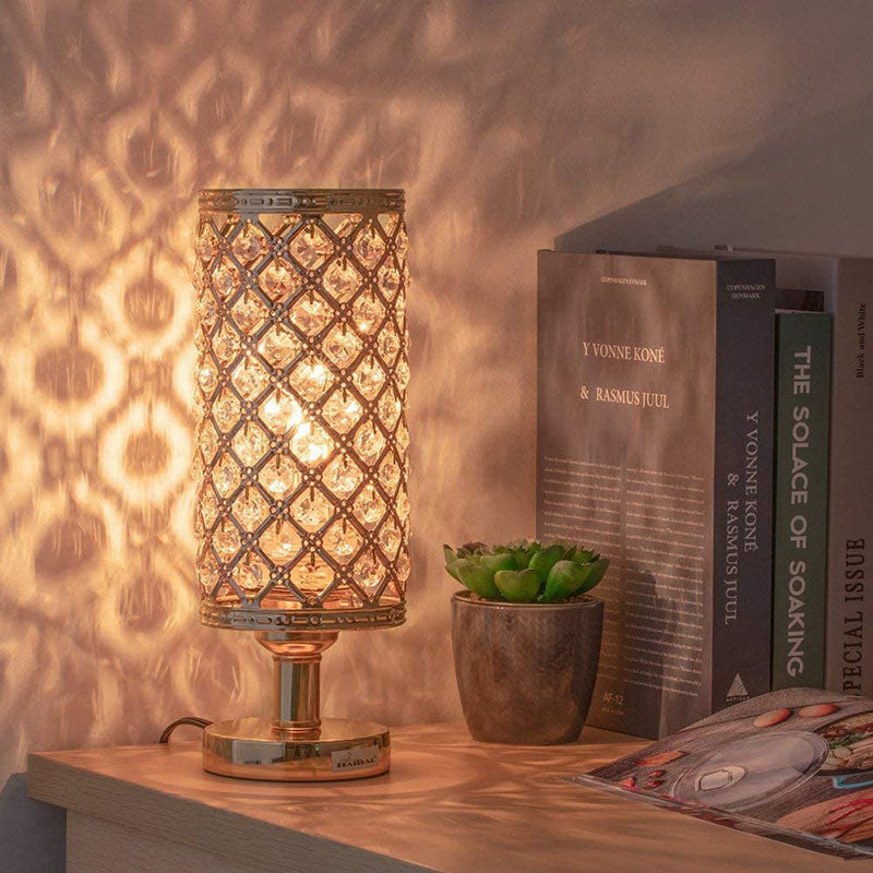 Новая современная хрустальная настольная лампа со стильной индивидуальностью и теплым прикроватным украшением для спальни и гостиной