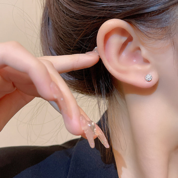 Boucles d'oreilles filetées haut de gamme avec oreilles percées