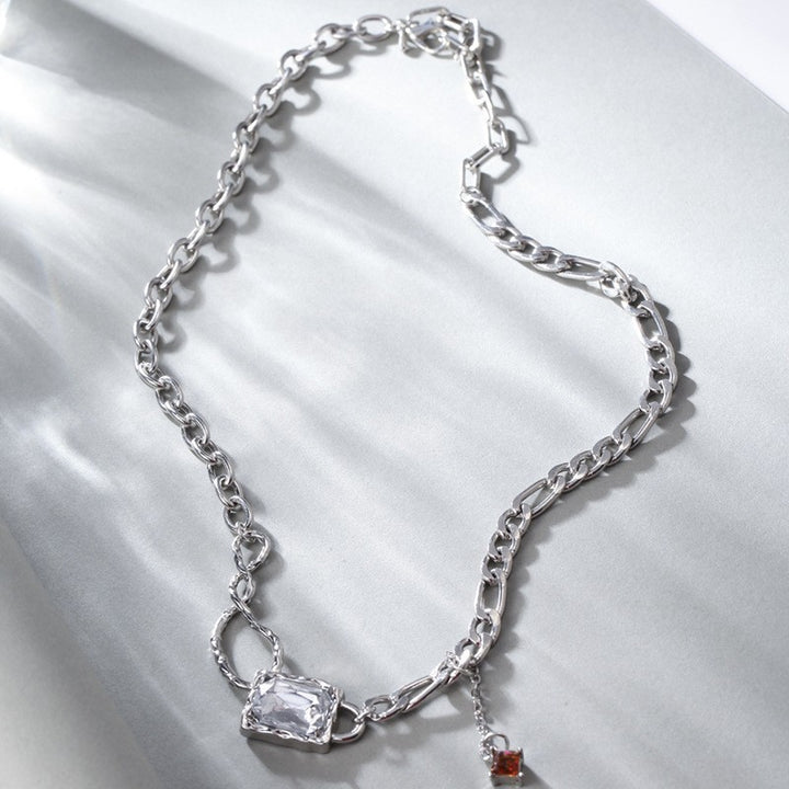 Collana zirconica cubica in stile ragazza dolce, fresca e piccante per donne, stile freddo e distaccato, temperamento di nicchia e di alta gamma, catena di clavicola