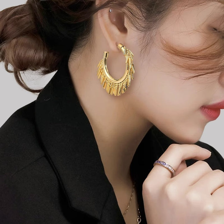 Women's Fashion Exaggerated C- Shaped Tassel Earrings