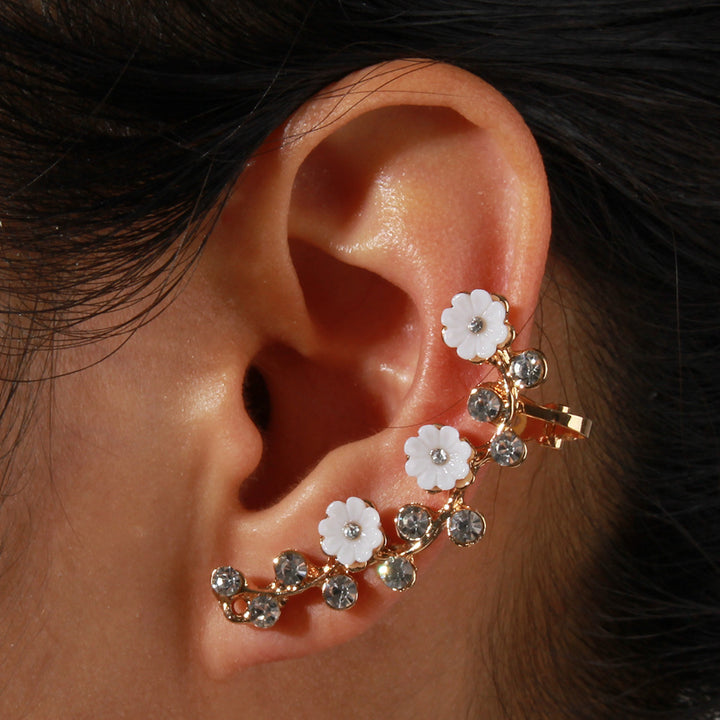 European And American New Fashion Plum Sweet Hollow Diamond Earrings