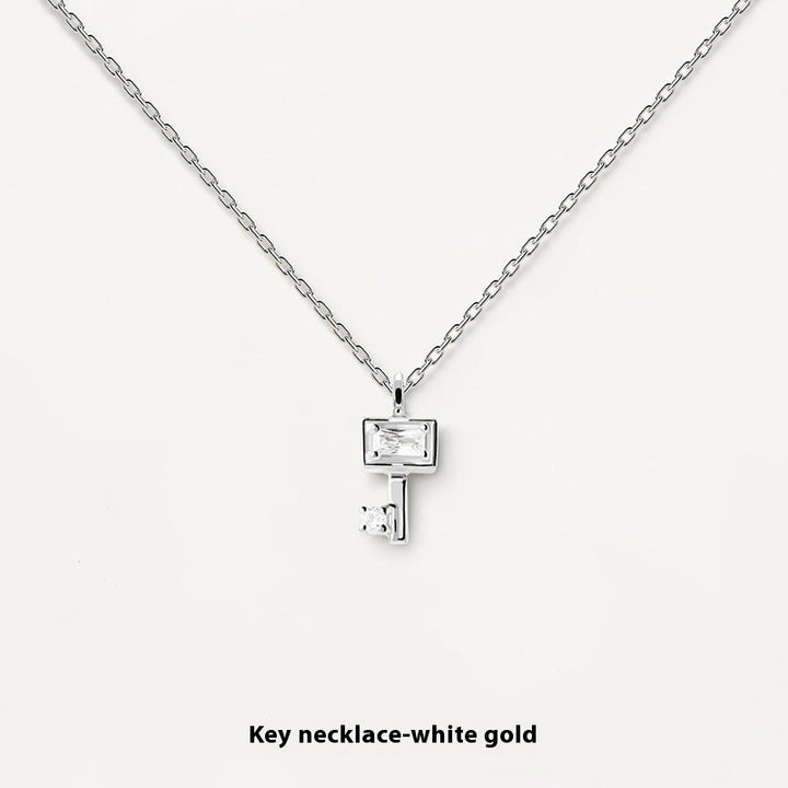 Különleges érdekű dizájn szerelem S925 Sterling ezüst kulcs nyaklánc
