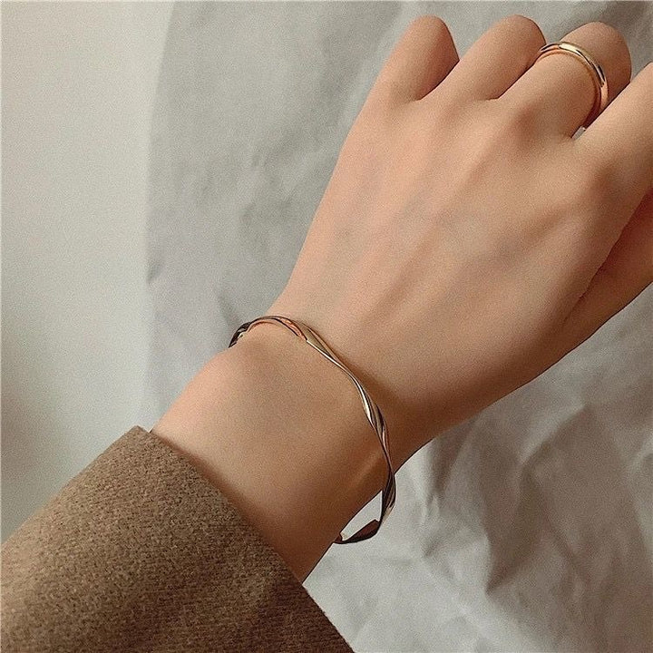 Modello d'onda femminile semplice Bracciale di design per interessi speciali