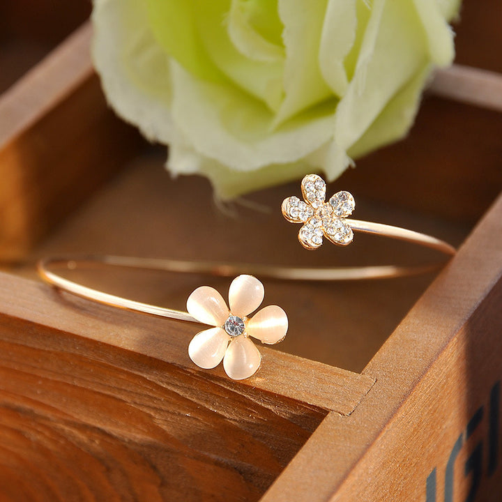 Small daisy  bracelet