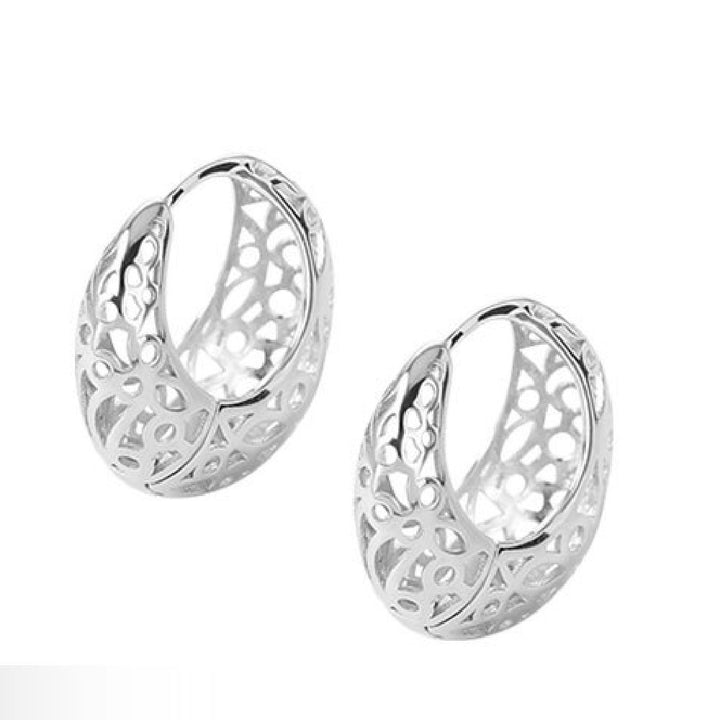 Women's Fashion Hollow Heart-shaped Earrings
