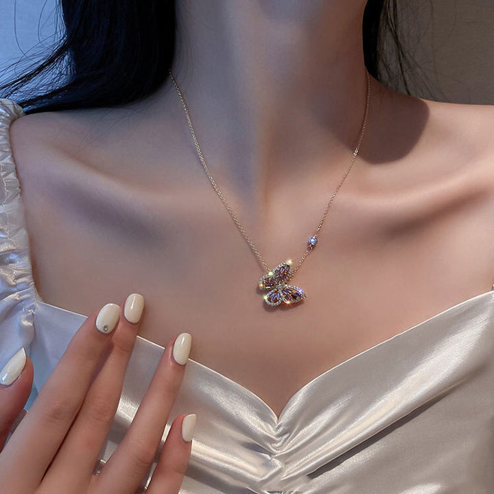 Kadınlar için minimalist moda kelebek kolye