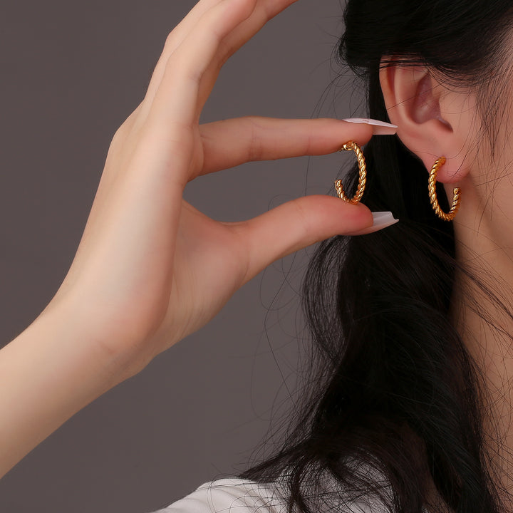 Szál csavar C-alakú fülbevalók határokon átnyúló termék internetes hírességek szél fül egyszerű személyiség fülbevaló dísz