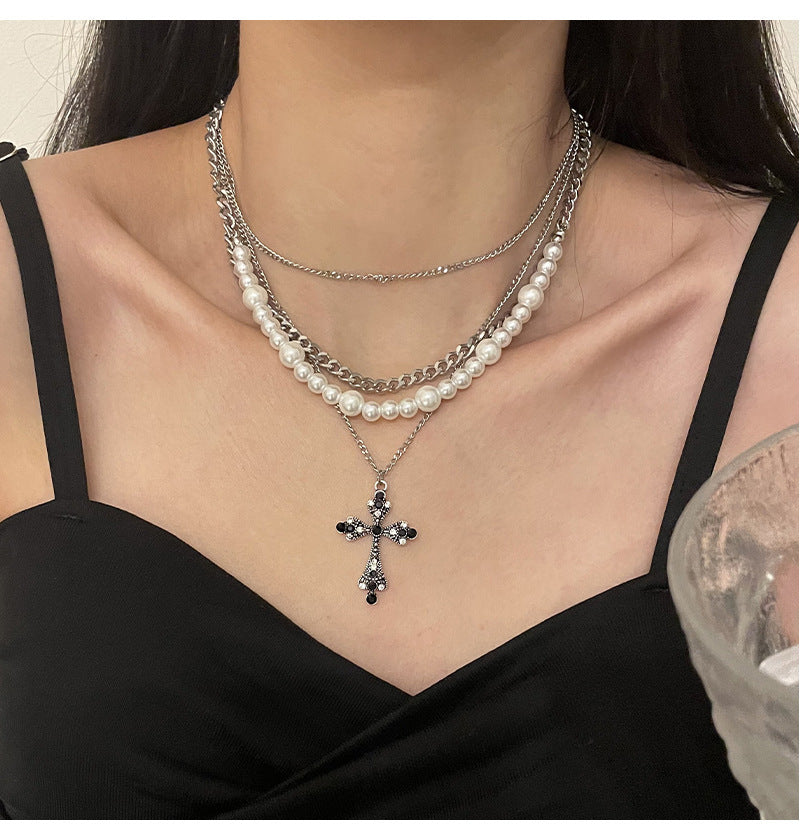 Modepersonlig flerskiktad pärlskors hänge halsband kedja kedja för kvinnor temperament smycken tillbehör gåvor