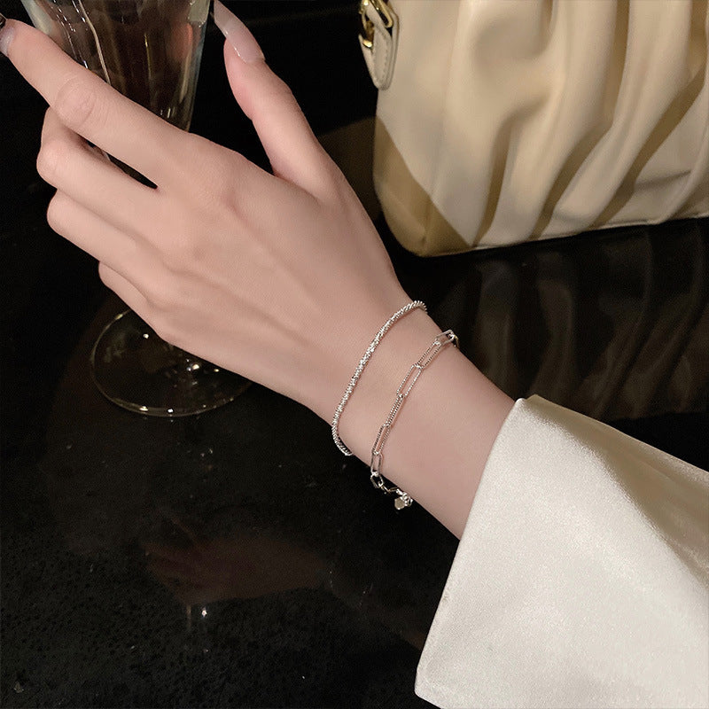 Stijlvolle en minimalistische armband met niche -ontwerp
