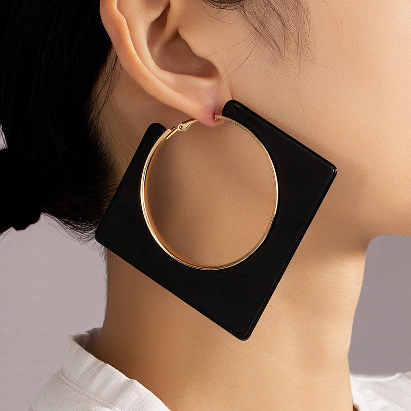 Fashion Square C-formade örhängen för kvinnor