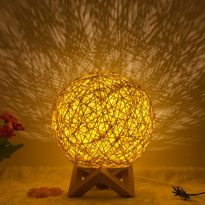 Amazon Hot Selling Linen Creative Table Lamp e exclusivo LED LED USB7 Color RGB16 Color Remote Control Rattan Ball Lamp